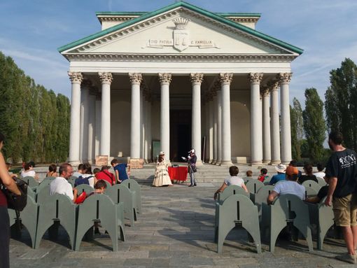 Oggi la Bela Rosin e Vittorio Emanuele raccontano la storia del cioccolato nel Mausoleo riaperto Oggi la Bela Rosin e Vittorio Emanuele raccontano la storia del cioccolato nel Mausoleo riaperto