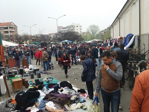 Controlli al mercato di libero scambio: 4 sequestri e una denuncia