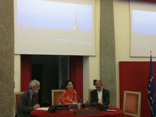 Torino, la Mole si illumina per i 10 anni della Missione Fermi