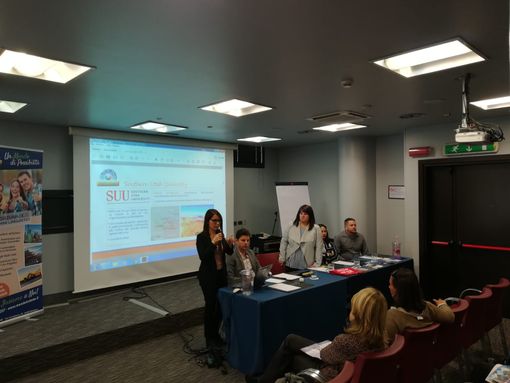 Affluenza a Torino di studenti e genitori per la presentazione delle Università Americane