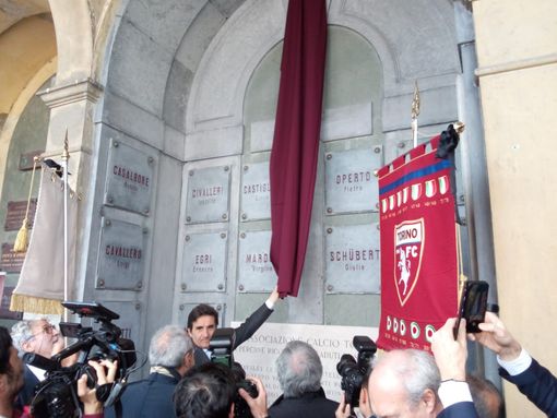 In centinaia al Monumentale per ricordare il Grande Torino. &quot;Immortali&quot; [FOTO E VIDEO]
