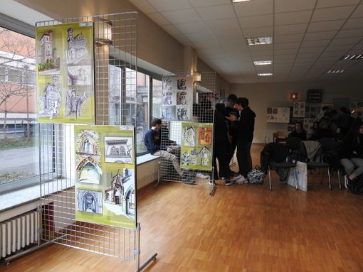 Liceo &quot;Cottini&quot; e Politecnico raccontano in mostra il Borgo Medievale, guidati da occhi non vedenti