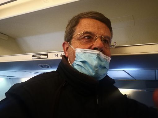 &quot;Situazione di emergenza, ma i bambini sono contenti&quot;: il racconto dell'imprenditore tessile Alessandro Barbero dall'aeroporto di Iasi [VIDEO]