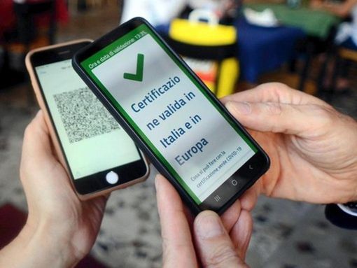 Green Pass, addio: da oggi i "no vax" possono tornare a lavorare. Cosa cambia Green Pass, addio: da oggi i "no vax" possono tornare a lavorare. Cosa cambia