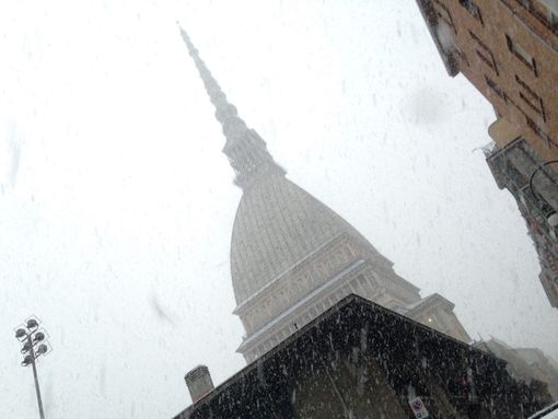 Meteo, nevicate in arrivo su Torino e provincia
