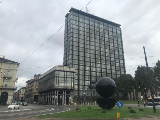 Colpo di scena per il futuro dell’ex Rai di via Cernaia: nessuna offerta per l’acquisto del palazzo