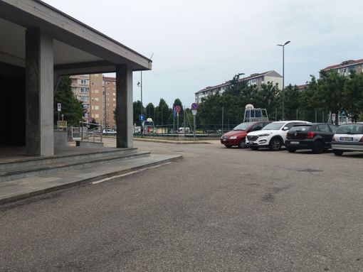“Troppe auto per le funzioni religiose”: arriva il disco orario alla parrocchia di via Negarville “Troppe auto per le funzioni religiose”: arriva il disco orario alla parrocchia di via Negarville