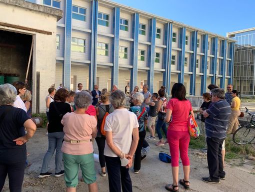 Carignano, successo per la passeggiata creativa di idee lanciata dall'associazione La Città che Cresce