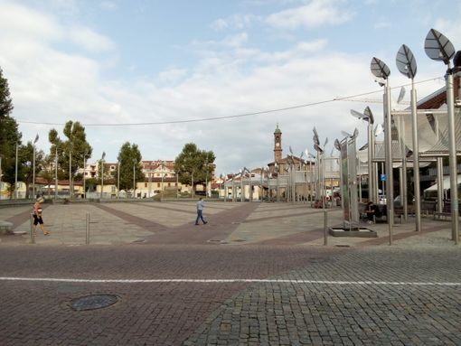 Una immagine di piazza Di Vittorio a Nichelino