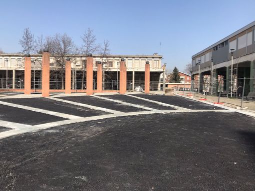 la nuova piazza Montale prende forma la nuova piazza Montale prende forma