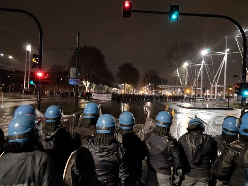 Siulp: "Inaccettabile che un'insegnante auguri la morte alle forze dell'ordine" Siulp: "Inaccettabile che un'insegnante auguri la morte alle forze dell'ordine"