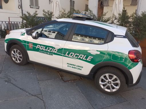 Immagine di repertorio di un mezzo della Polizia locale di Moncalieri Immagine di repertorio di un mezzo della Polizia locale di Moncalieri