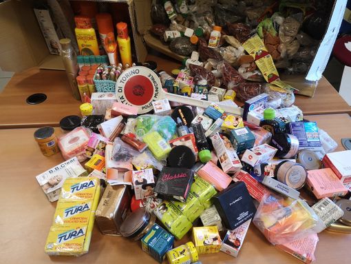 Sanzionata per oltre 5 mila euro una venditrice abusiva di Porta Palazzo Sanzionata per oltre 5 mila euro una venditrice abusiva di Porta Palazzo