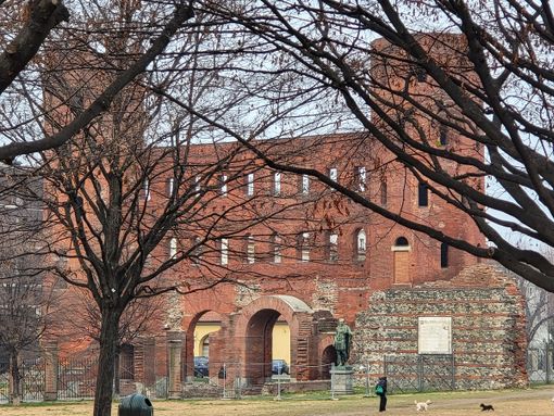 Carlo Magno passò anche da Torino. Alla scoperta dei luoghi in cui soggiornò Carlo Magno passò anche da Torino. Alla scoperta dei luoghi in cui soggiornò