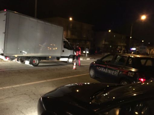 Chieri: anziano cade dalle scale e muore per inseguire ladro (FOTO E VIDEO)