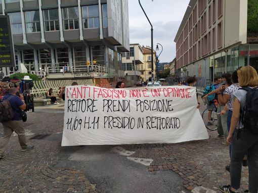 Scontri al Campus Einaudi, i collettivi: “Il rettore si esponga sulle misure cautelari agli studenti antifascisti” [VIDEO]