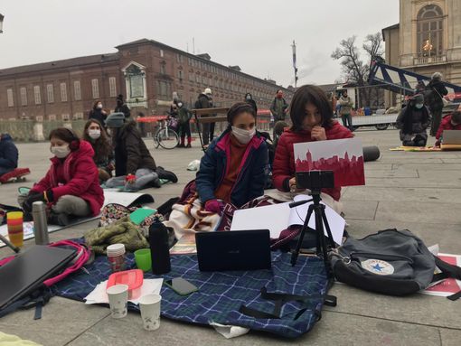 immagini di repertorio della protesta anti dad