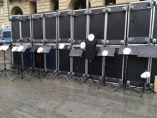 Flash-mob lavoratori dello spettacolo in piazza Castello Flash-mob lavoratori dello spettacolo in piazza Castello