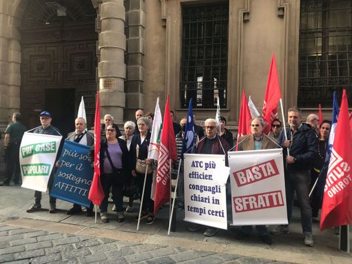 &quot;Vuoti a rendere&quot;, raccolta firme per una delibera di iniziativa popolare per restituire gli alloggi sfitti a Torino