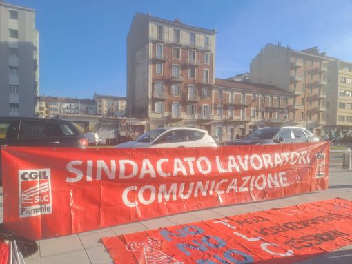 protesta sindacale davanti al Grattacielo della Regione protesta sindacale davanti al Grattacielo della Regione