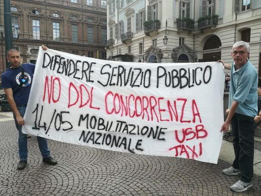 protesta piazza carignano protesta piazza carignano