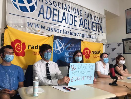 Università, gli studenti dell’Associazione Radicale: “Cirio, vogliamo tornare in aula” (VIDEO)