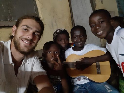 "La nostra speranza è la forza degli africani": un volontario albese della Communauté Abel racconta l’arrivo del Covid-19 in Costa d’Avorio "La nostra speranza è la forza degli africani": un volontario albese della Communauté Abel racconta l’arrivo del Covid-19 in Costa d’Avorio