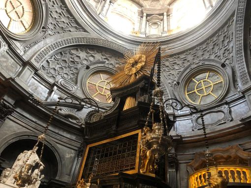 La Raggiera torna a illuminare la Cappella della Sindone