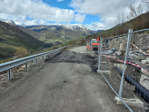 Riaperta a senso unico alternato la provinciale 23 del Sestriere a Champlas du Col Riaperta a senso unico alternato la provinciale 23 del Sestriere a Champlas du Col