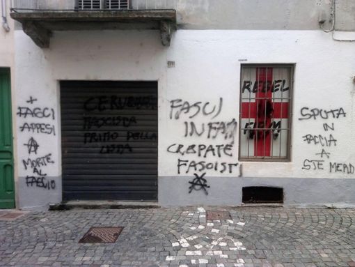 Nella foto (presa dal profilo Facebook di Rebel Firm) una precedente manifestazione contro il gruppo di ultradestra Nella foto (presa dal profilo Facebook di Rebel Firm) una precedente manifestazione contro il gruppo di ultradestra