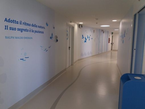 “Missione Sorriso” della Fondazione Lene Thun: la Vigilia di Natale all’Oncologia Pediatrica dell’ospedale Regina Margherita