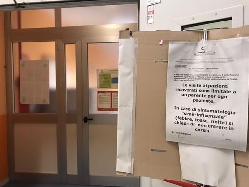 Coppia di anziani alle Molinette per influenza risulta positiva al Coronavirus: reparto chiuso e medici in quarantena Coppia di anziani alle Molinette per influenza risulta positiva al Coronavirus: reparto chiuso e medici in quarantena