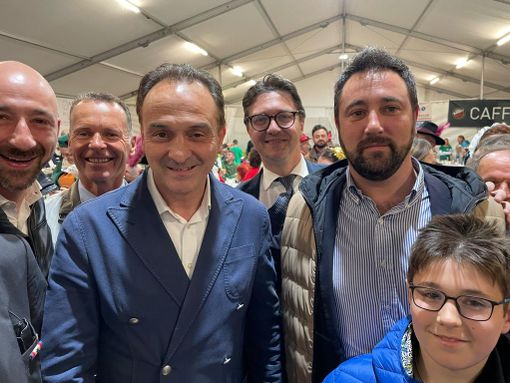 Roberto Patriti (a destra), con il presidente Alberto Cirio e al centro il consigliere regionale Davide Nicco