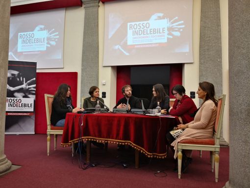 Torino, con "Rosso Indelebile" l'arte si schiera contro la violenza sulle donne