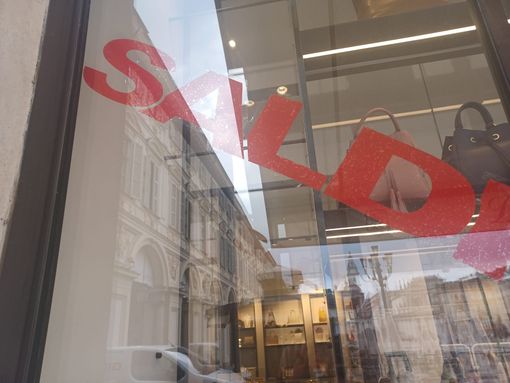 Sabato via ai saldi estivi in Piemonte