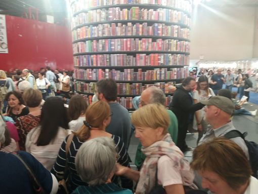 Salone del Libro, il Comune di Torino fa un passo indietro