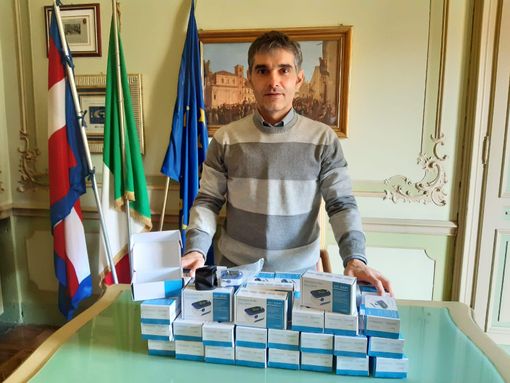 Coronavirus, Chieri consegna 50 saturimetri ai medici di famiglia Coronavirus, Chieri consegna 50 saturimetri ai medici di famiglia