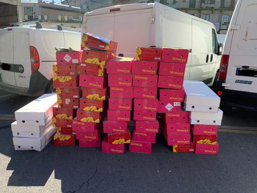 Cinquemila euro di multa per la vendita abusiva di mimose a Porta Palazzo