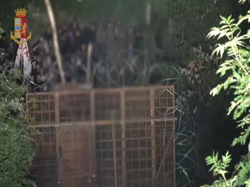 Lanci di bombe carta a Chiomonte: la Digos cerca i responsabili con le telecamere (VIDEO)