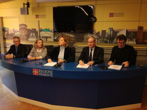 Dalla carta al digitale, a Collegno arriva la prima edizione del Salone del Manuale scolastico: "Attore muto della vita tra i banchi" Dalla carta al digitale, a Collegno arriva la prima edizione del Salone del Manuale scolastico: "Attore muto della vita tra i banchi"