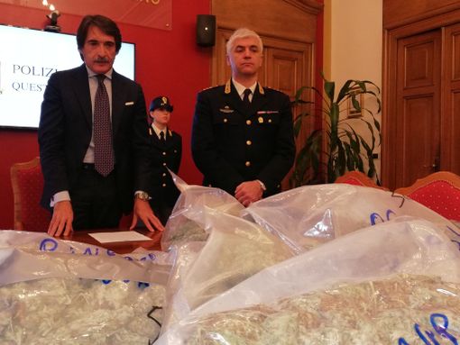 Scoperta centrale dello spaccio nell'ex Moi: sequestrati 21 chili di marijuana, oltre 200mila euro di droga (VIDEO)