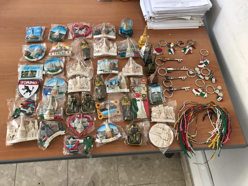 Abusivismo commerciale, sequestri in zona musei