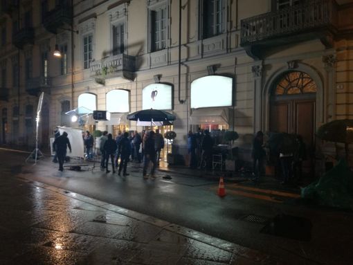 Set cinematografico in via Andrea Doria: un nuovo film prende forma a Torino Set cinematografico in via Andrea Doria: un nuovo film prende forma a Torino