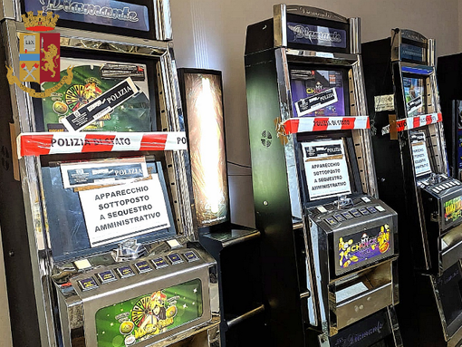I vigili urbani sequestrano slot illegali o troppo vicine a luoghi sensibili I vigili urbani sequestrano slot illegali o troppo vicine a luoghi sensibili
