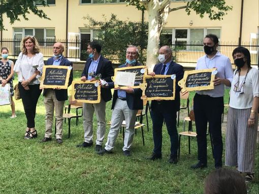 Dopo l'emergenza i piccoli ringraziano i medici della Asl To3 con giochi, canti e balli