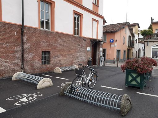 Più parcheggi 'rosa' per donne incinta e neo genitori