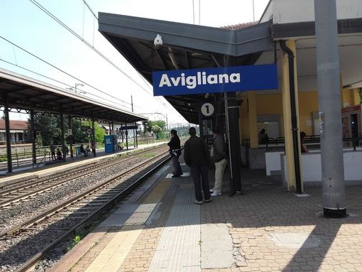 Uomo si getta sui binari e viene investito dal treno: disagi sulla linea Torino-Bardonecchia