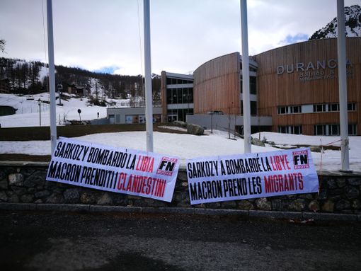 "Guai a chi si rende colpevole del reato di favoreggiamento dell'immigrazione clandestina" "Guai a chi si rende colpevole del reato di favoreggiamento dell'immigrazione clandestina"