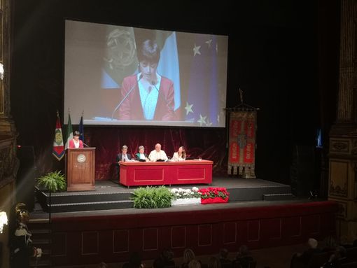 Gli universitari torinesi a Mattarella: "Non firmi il Decreto Sicurezza, noi stiamo coi NoTav: Torino-Lione opera inutile e dannosa"