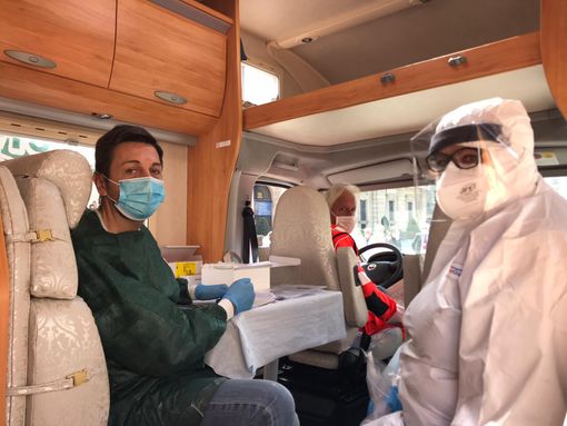 Torino, al via i tamponi a domicilio: “Servizio fondamentale per la seconda fase dell’emergenza Coronavirus” [VIDEO]